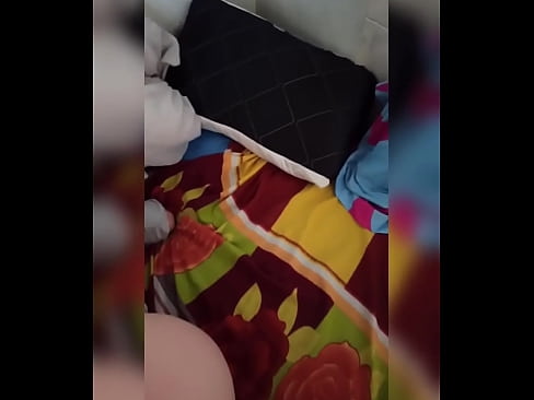 ❤️ Moja sostanovalka ostane sama doma, ker gre njen mož na počitnice, jaz pa izkoristim priložnost, da jo pofukam in ji napolnim rit z mlekom ❌ Ruski pornič pri nas ❌️